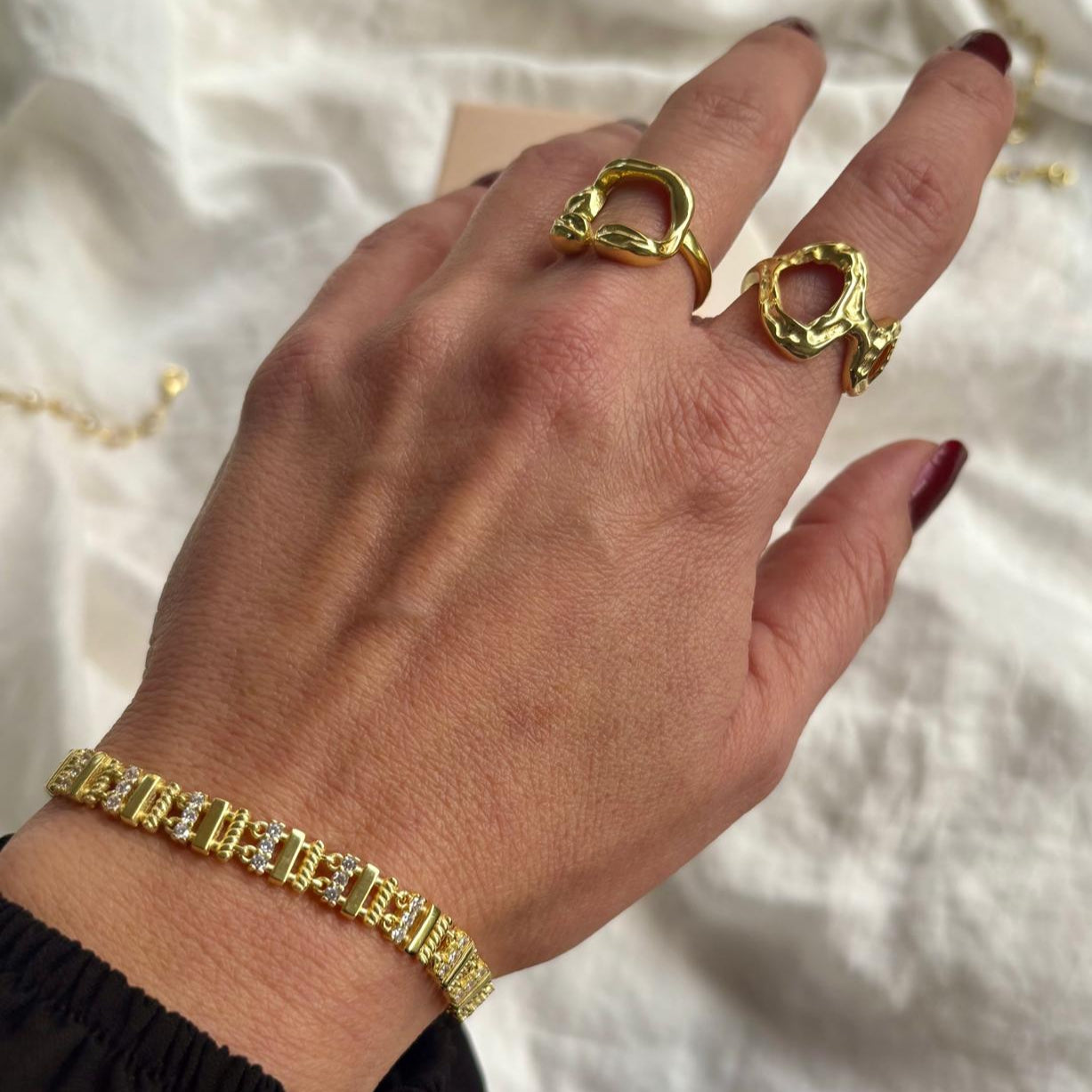 Zirkon Taş Detaylı Bileklik