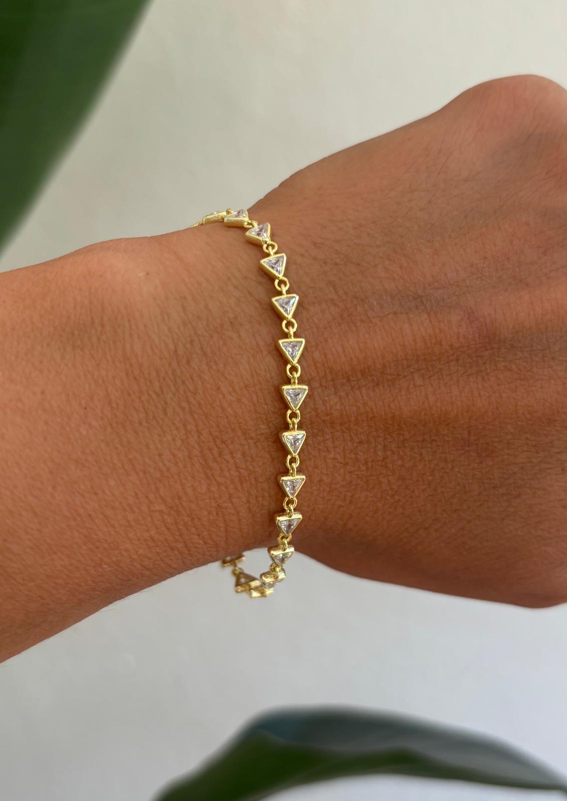 Taşlı Üçgen Bileklik